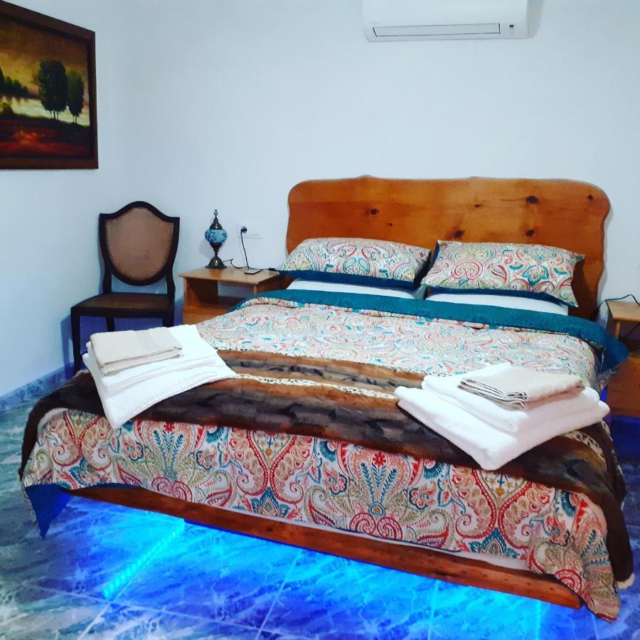 Casa De Flores - A Picture Perfect Location!
